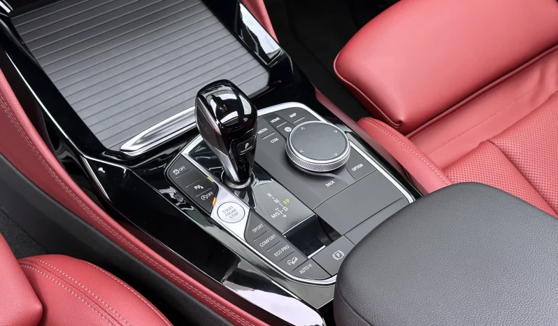 
								BMW X4 xDrive30i AT MHEV full									