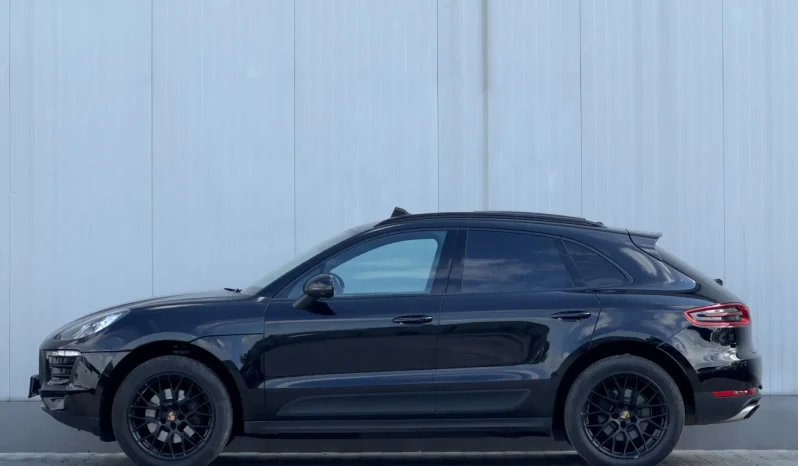 
								Porsche Macan Standard full									