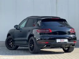 
										Porsche Macan Standard full									