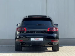 
										Porsche Macan Standard full									