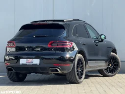 
										Porsche Macan Standard full									