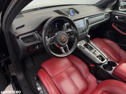 
										Porsche Macan Standard full									