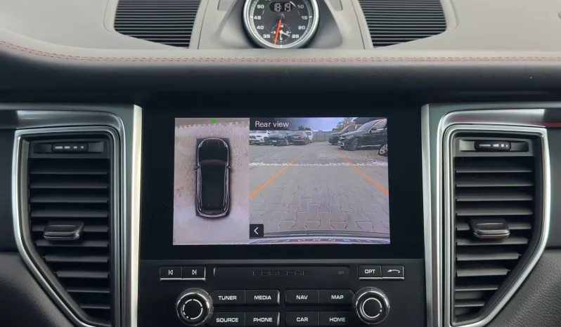
								Porsche Macan Standard full									
