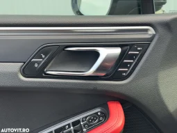 
										Porsche Macan Standard full									
