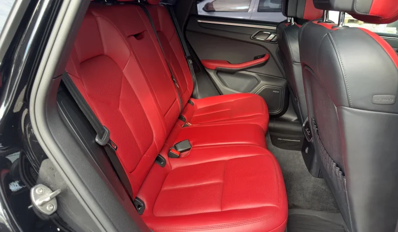 
								Porsche Macan Standard full									