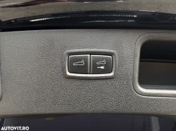 
										Porsche Macan Standard full									