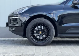 
										Porsche Macan Standard full									