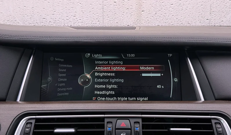 
								BMW Seria 7 730d Edition Exclusive full									
