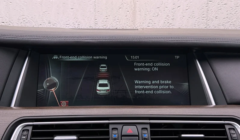 
								BMW Seria 7 730d Edition Exclusive full									