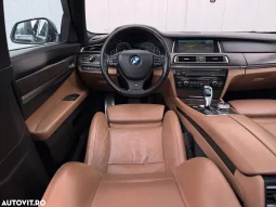 
										BMW Seria 7 730d Edition Exclusive full									