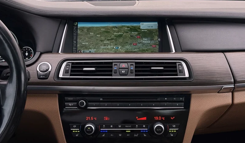
								BMW Seria 7 730d Edition Exclusive full									