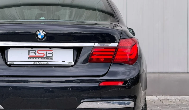 
								BMW Seria 7 730d Edition Exclusive full									