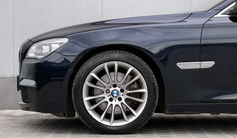 
								BMW Seria 7 730d Edition Exclusive full									
