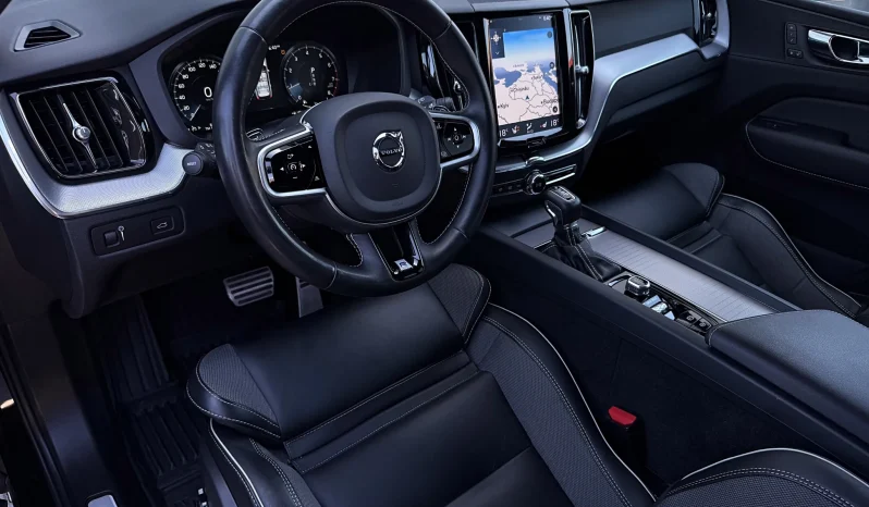 
								Volvo XC 60 T6 AWD R-Design full									
