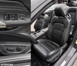 
										Ford Mustang Cabrio 2.3 Eco Boost full									