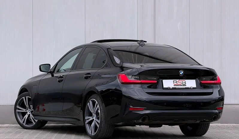 
								BMW Seria 3 330e Aut. M Sport full									