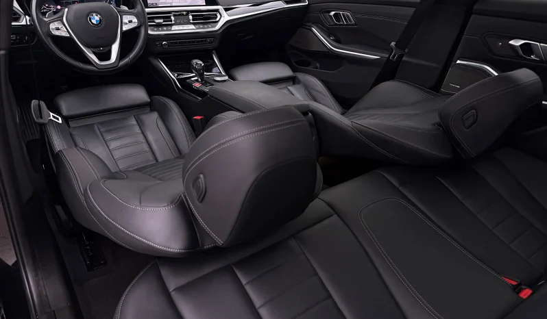 
								BMW Seria 3 330e Aut. M Sport full									