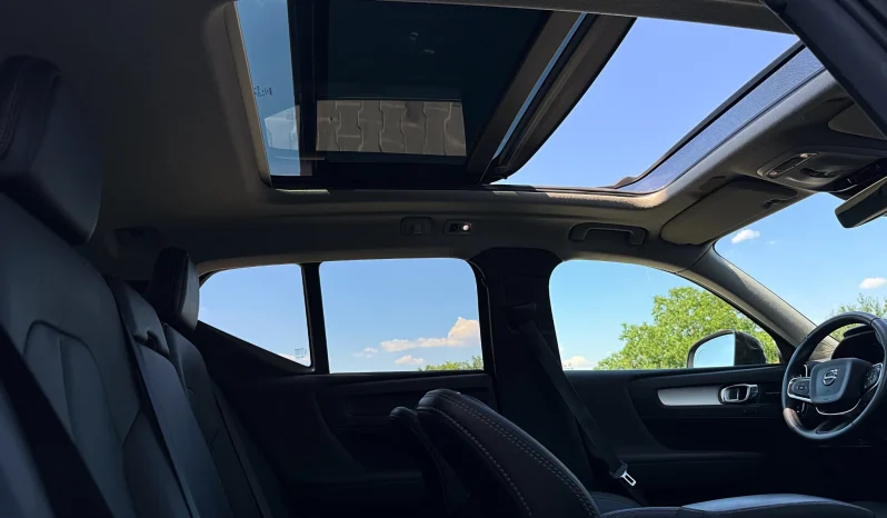 
								Volvo XC 40 D4 AWD Momentum Pro full									