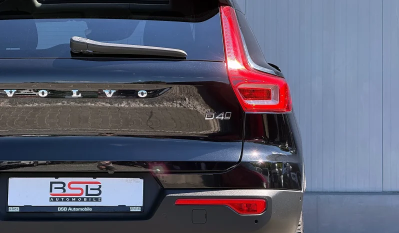 
								Volvo XC 40 D4 AWD Momentum Pro full									