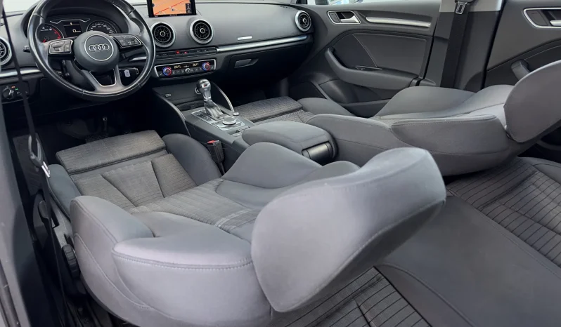 
								Audi A3 Limuzina 1.4 TFSI COD ultra S tronic Design full									