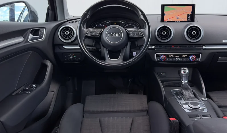 
								Audi A3 Limuzina 1.4 TFSI COD ultra S tronic Design full									