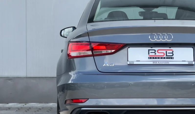 
								Audi A3 Limuzina 1.4 TFSI COD ultra S tronic Design full									