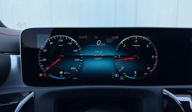 
								Mercedes-Benz CLA 200 full									