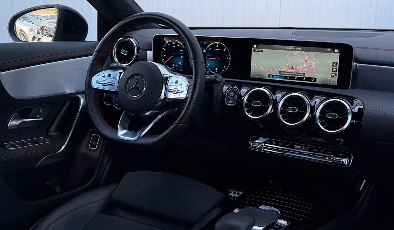 
								Mercedes-Benz CLA 200 full									