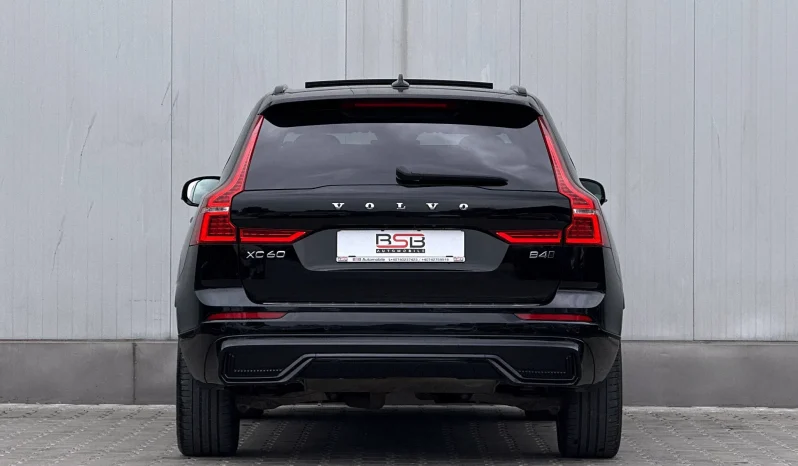 
								Volvo XC 60 B4 D AWD Plus Dark full									