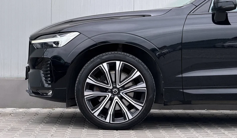 
								Volvo XC 60 B4 D AWD Plus Dark full									