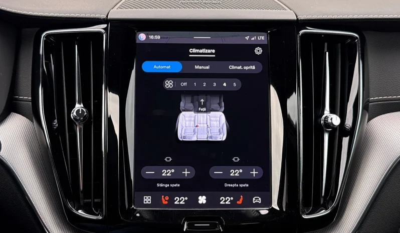 
								Volvo XC 60 B4 D AWD Plus Dark full									