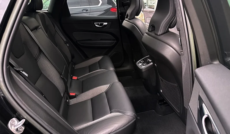 
								Volvo XC 60 B4 D AWD Plus Dark full									