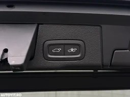 
										Volvo XC 60 B4 D AWD Plus Dark full									