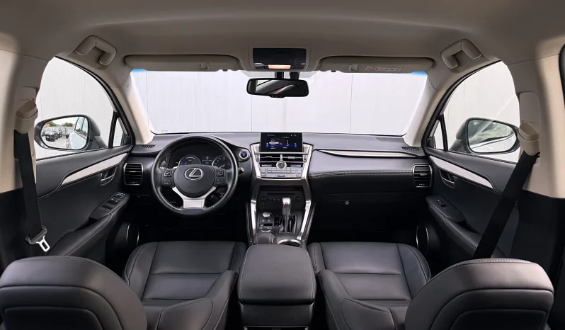 
								Lexus Seria NX 300h AWD Luxury full									