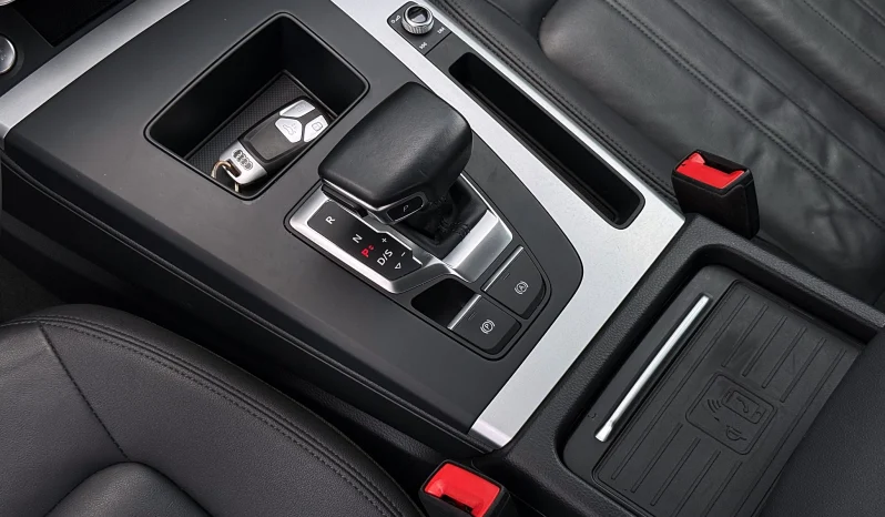 
								Audi Q5 50 TFSI e quattro S tronic PHEV S Line full									