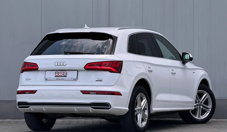 
								Audi Q5 2.0 40 TDI quattro S tronic Design full									