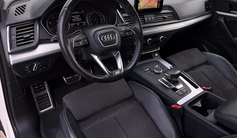 
								Audi Q5 2.0 40 TDI quattro S tronic Design full									