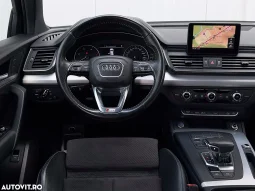 
										Audi Q5 2.0 40 TDI quattro S tronic Design full									