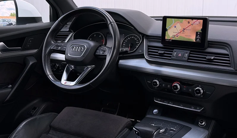 
								Audi Q5 2.0 40 TDI quattro S tronic Design full									