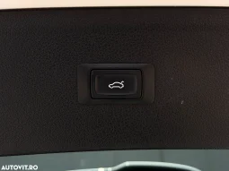 
										Audi Q5 2.0 40 TDI quattro S tronic Design full									