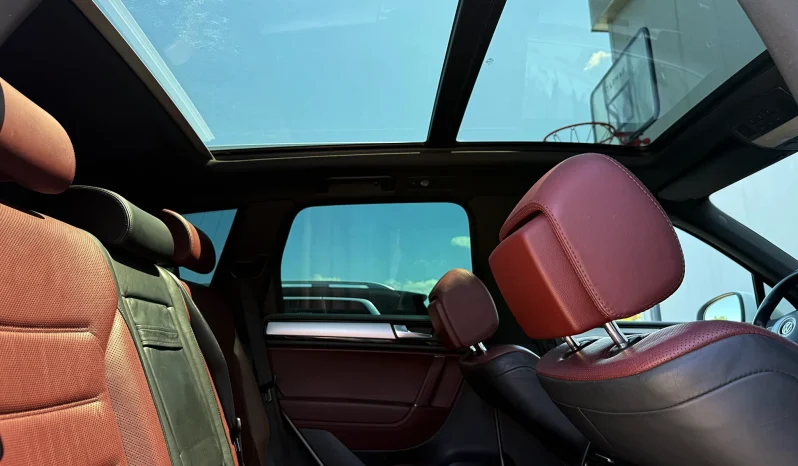 
								Volkswagen Touareg full									