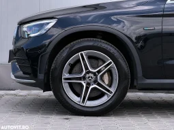 
										Mercedes-Benz GLC 300 de 4Matic 9G-TRONIC AMG Line Plus full									