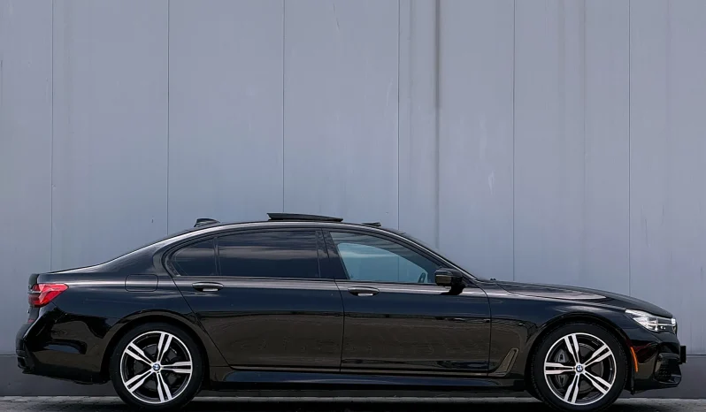 
								BMW Seria 7 740Li full									
