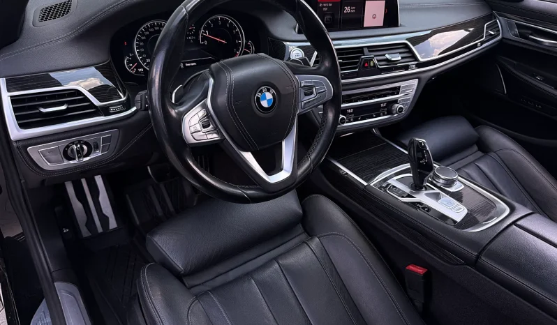 
								BMW Seria 7 740Li full									