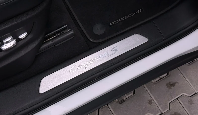 
								Porsche Cayenne S full									