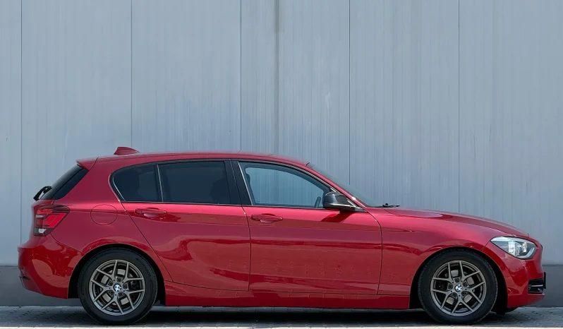 
								BMW Seria 1 118d Sport Line full									