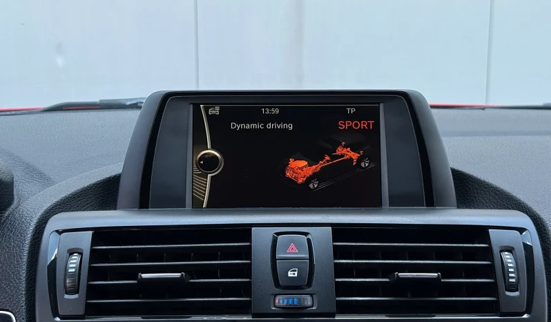 
								BMW Seria 1 118d Sport Line full									