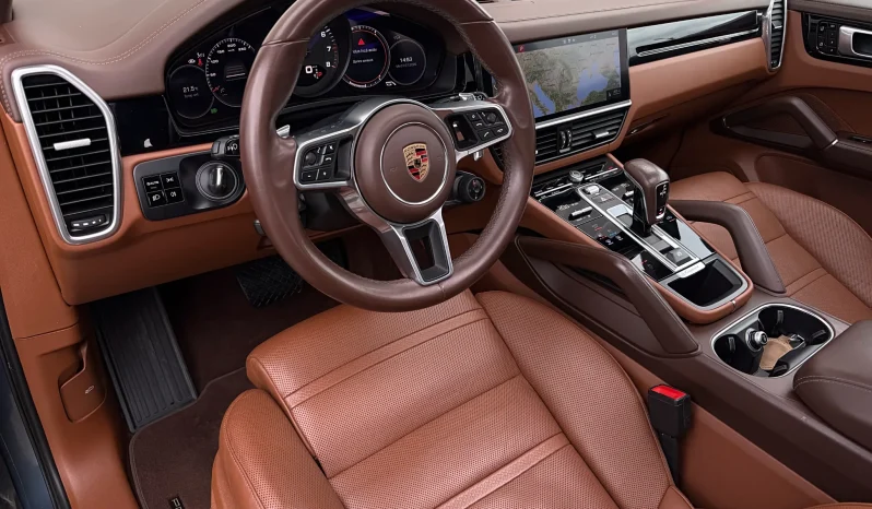 
								Porsche Cayenne Standard full									