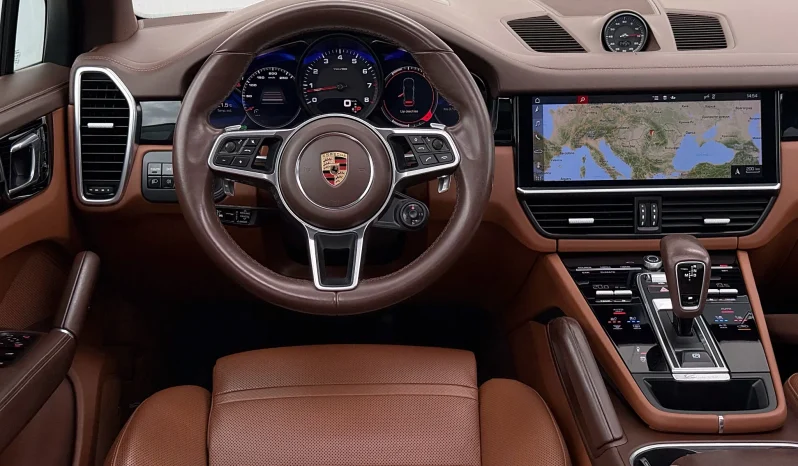 
								Porsche Cayenne Standard full									