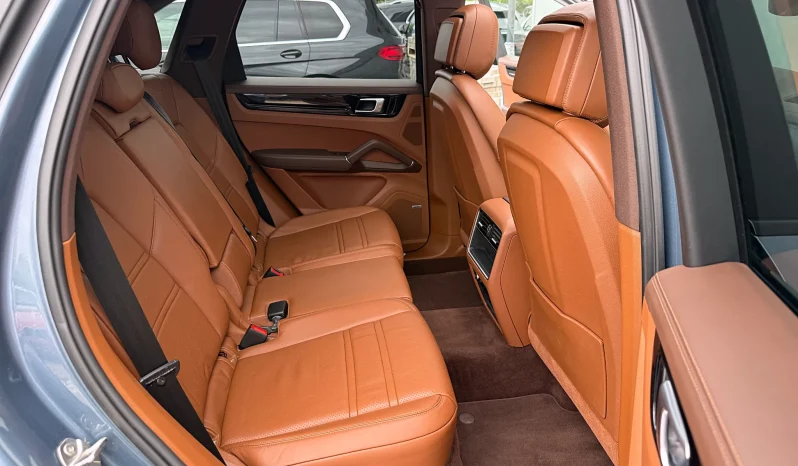 
								Porsche Cayenne Standard full									